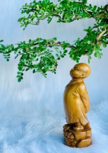 Tượng gỗ vạn sự tùy duyên