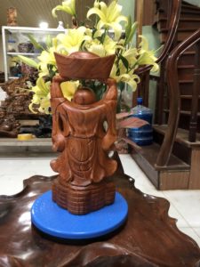 Tượng Di lặc dâng bát vàng