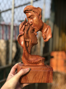 Tượng Phu Thê Gỗ Hương