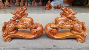 Tỳ Hưu Phong Thủy Gỗ Hương