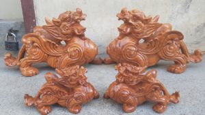 Tỳ Hưu Phong Thủy Gỗ Hương ( mẫu tỳ hưu bay )